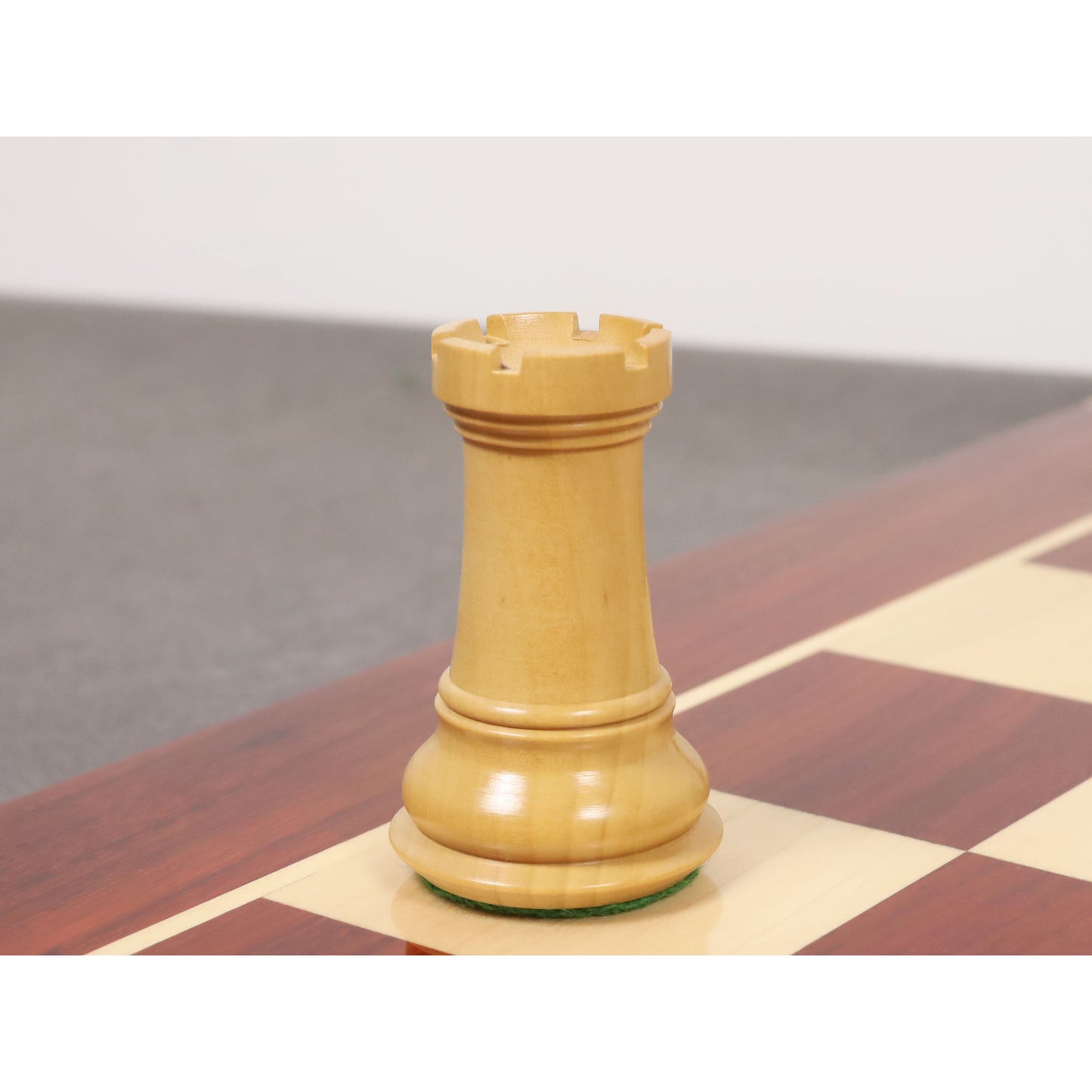 Leicht fehlerhaftes 4,2" amerikanisches Staunton Luxus-Schachspiel - nur Schachfiguren - dreifach gewichtetes Budrose-Holz