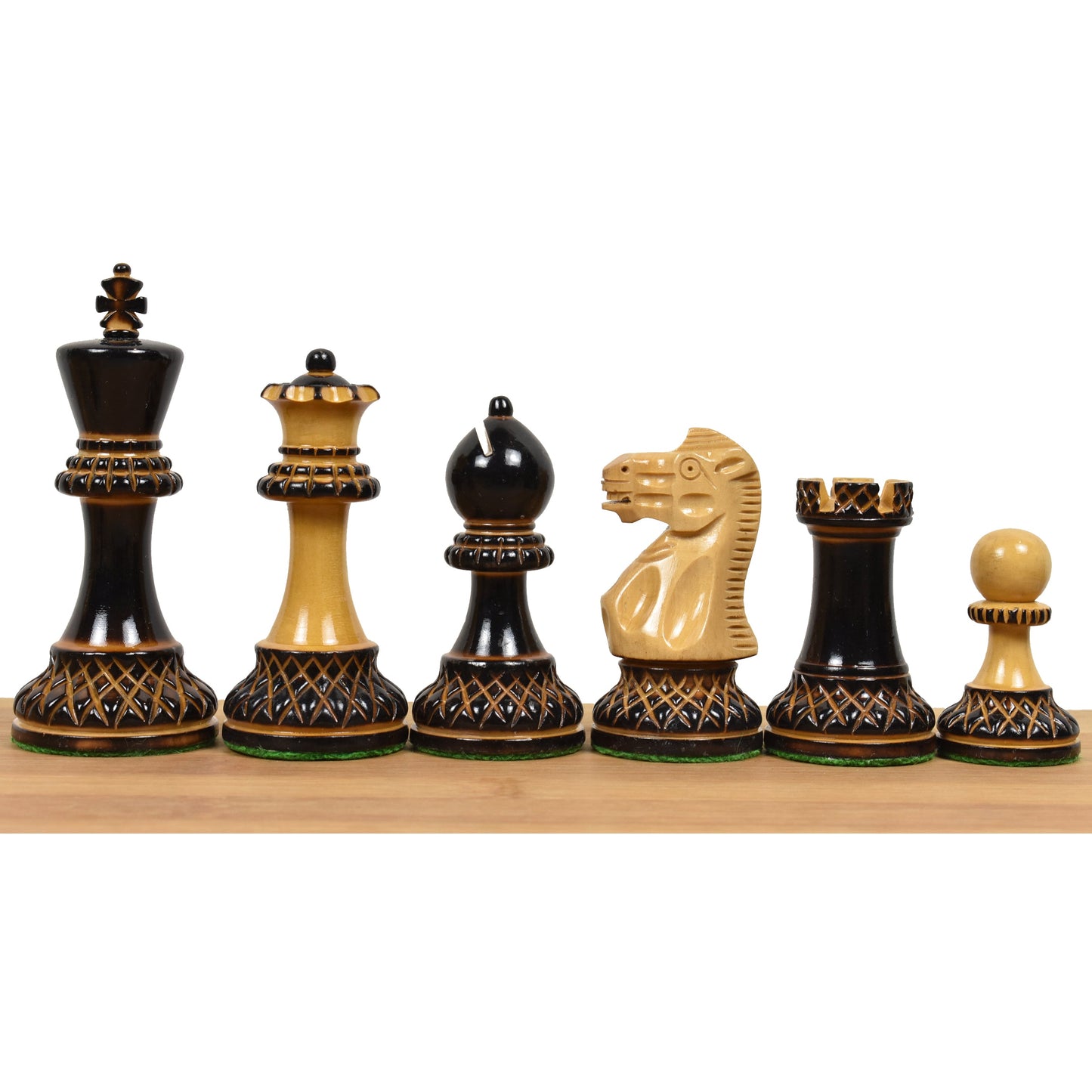 Leicht fehlerhaftes 3,9" Parker Staunton geschnitztes Schachspiel - Nur Schachfiguren - Lack (Hochglanz)-Finish Buchsbaum