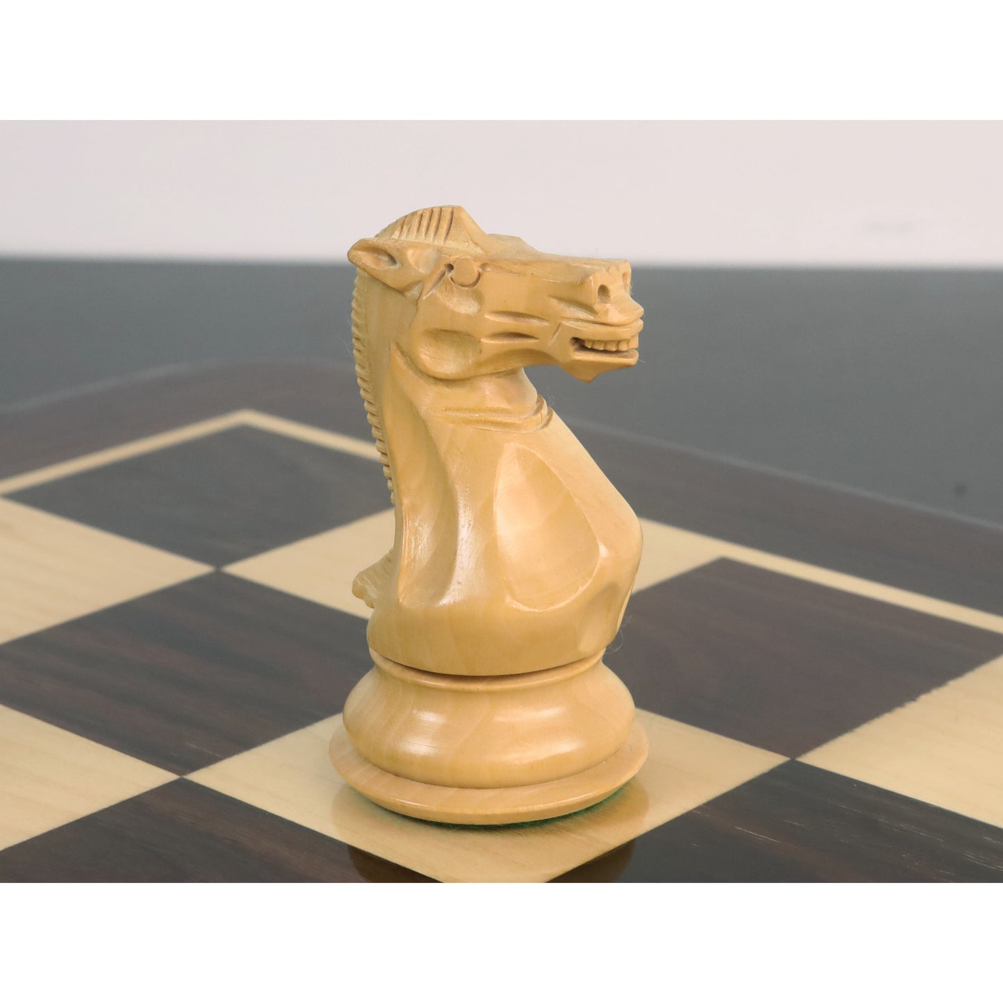 Leicht fehlerhaftes 4" elegantes Staunton Luxus-Schachspiel - nur Schachfiguren - dreifach gewichtetes Rosenholz