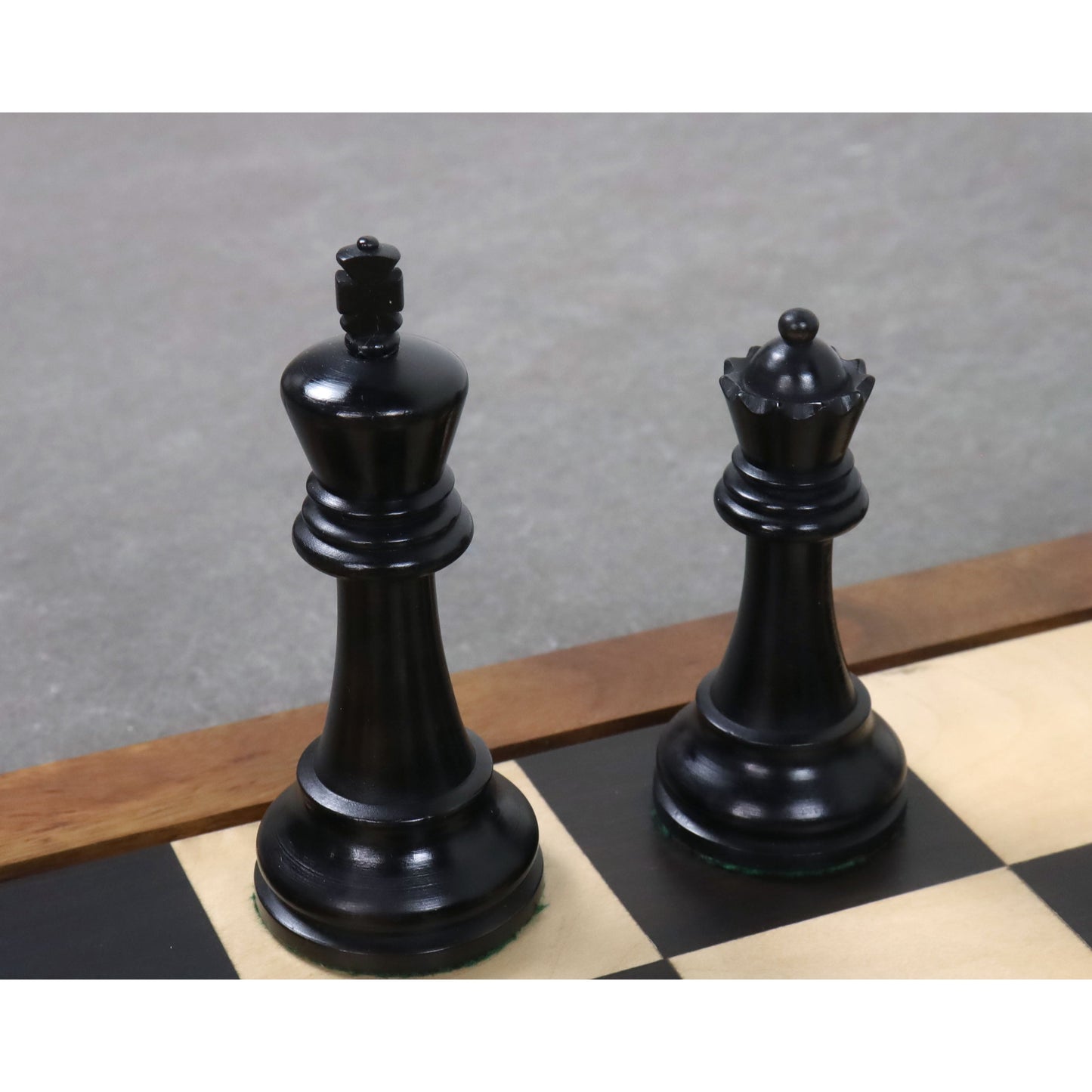 Leicht unvollkommenes Leningrad Staunton Schachspiel - Nur Schachfiguren - Ebonisiertes Buchsbaumholz - 4" König