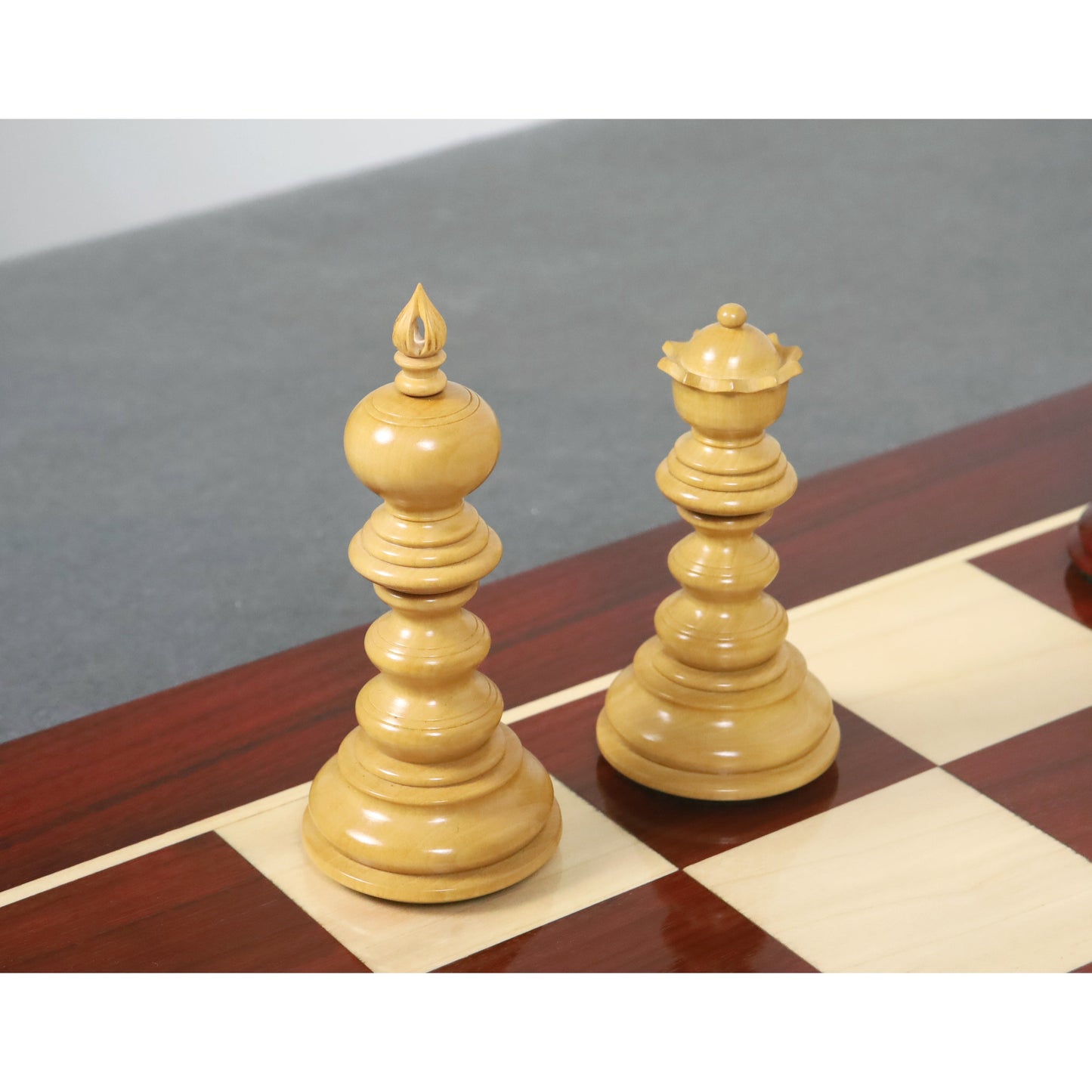 Leicht fehlerhaftes 4,3" Marengo Luxus Staunton Schachspiel - Nur Schachfiguren - Bud Rosewood Triple Weight