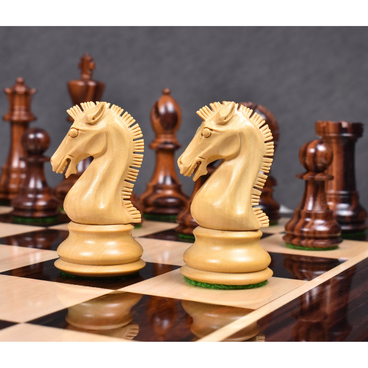 Leicht fehlerhaftes 3,9" Craftsman Knight Staunton Schachspiel - Nur Schachfiguren - Dreifach gewichtetes Palisanderholz
