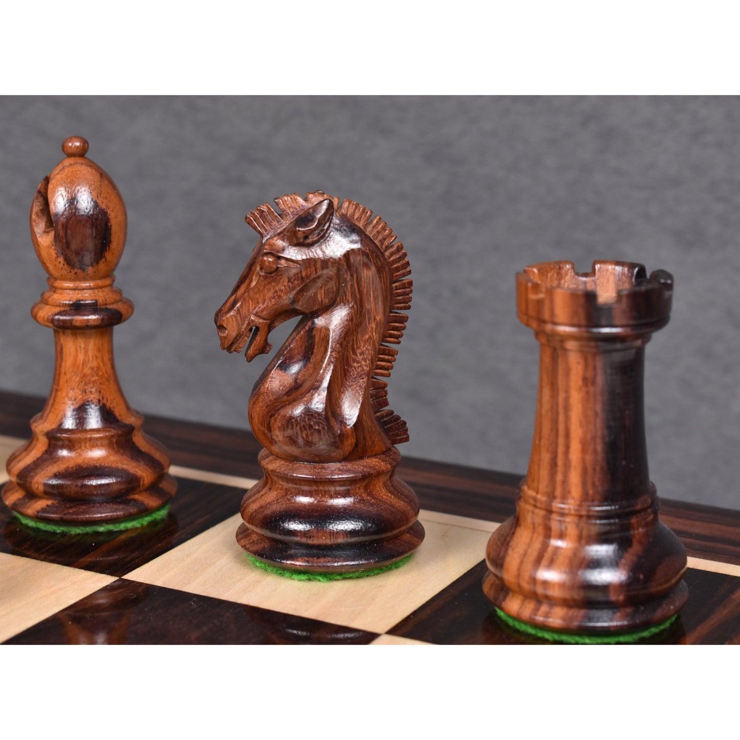 Leicht fehlerhaftes 3,9" Craftsman Knight Staunton Schachspiel - Nur Schachfiguren - Dreifach gewichtetes Palisanderholz