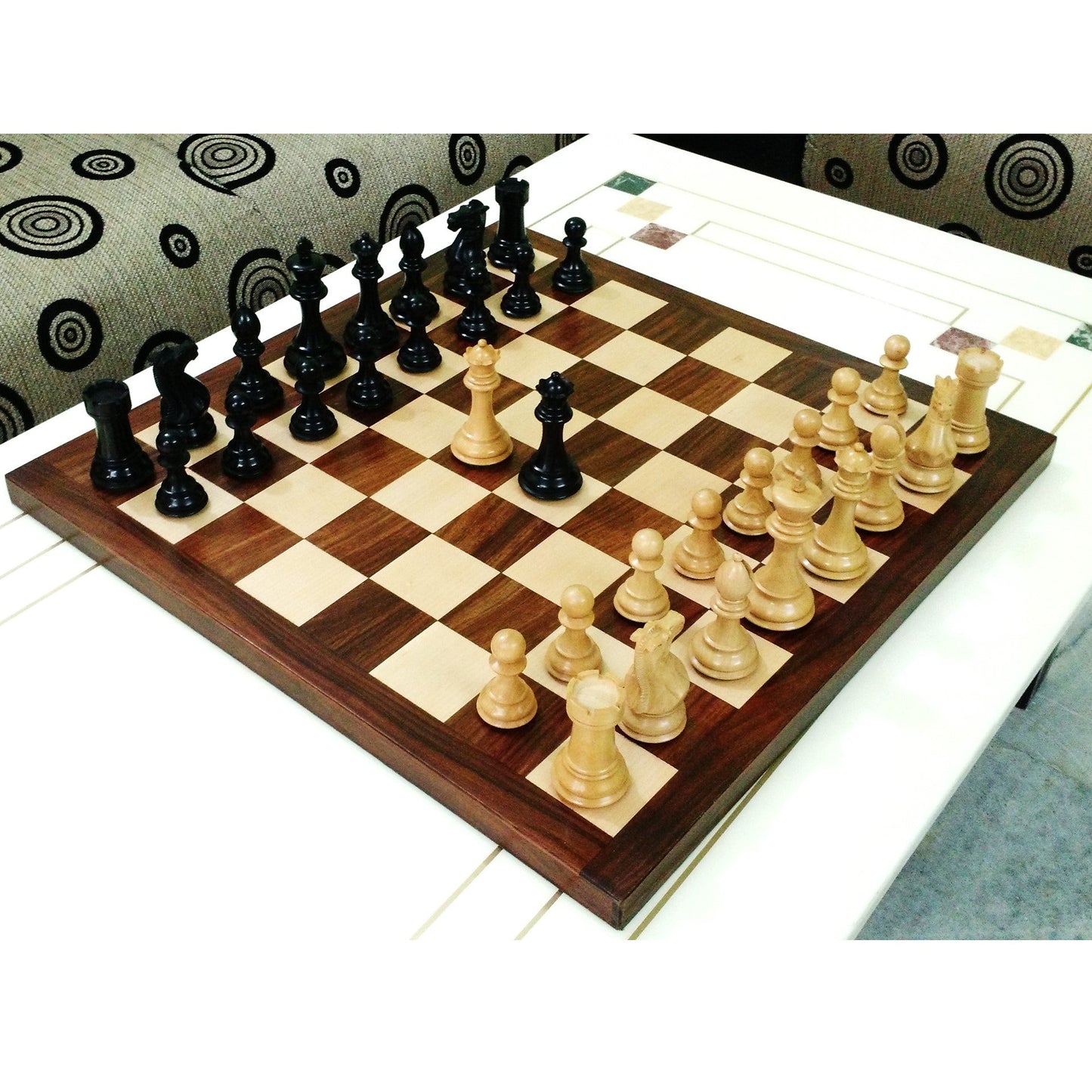 Leicht fehlerhaftes 4,1" Pro Staunton gewichtetes Holzschachspiel - Nur Schachfiguren - Ebonisiertes Holz