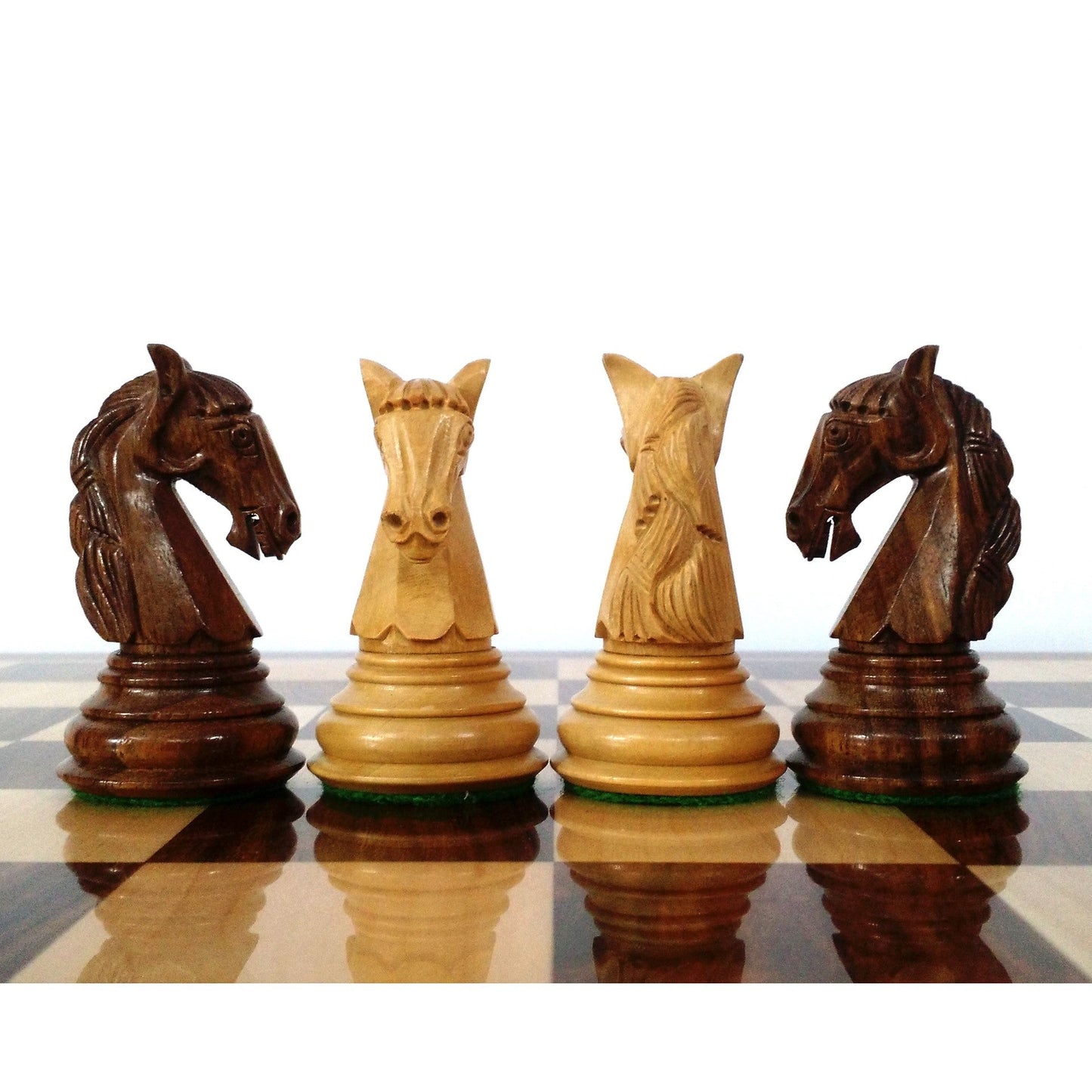 Leicht unvollkommenes 3,9" einzigartiges altes kolumbianisches gewichtetes Schachspiel - Nur Schachfiguren - Sheesham-Holz - 4 Königinnen