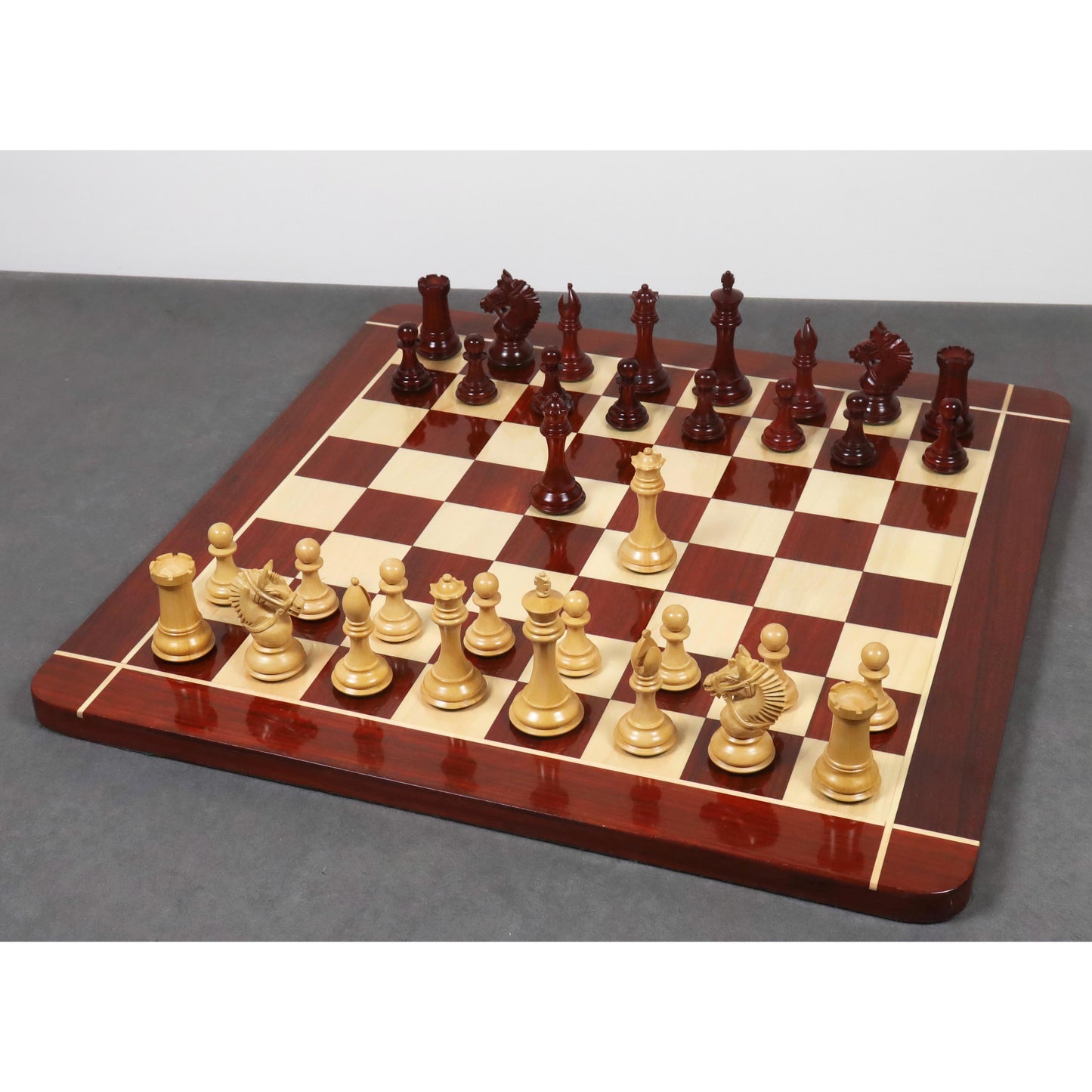 Jeu d'échecs de luxe américain Staunton légèrement imparfait de 4,2 pouces - Pièces d'échecs uniquement - Bois de bourgeon de rose triplement lesté