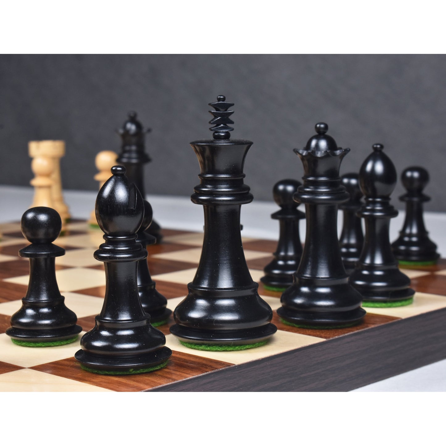 Royal Knight Staunton Chess Pieces Only set