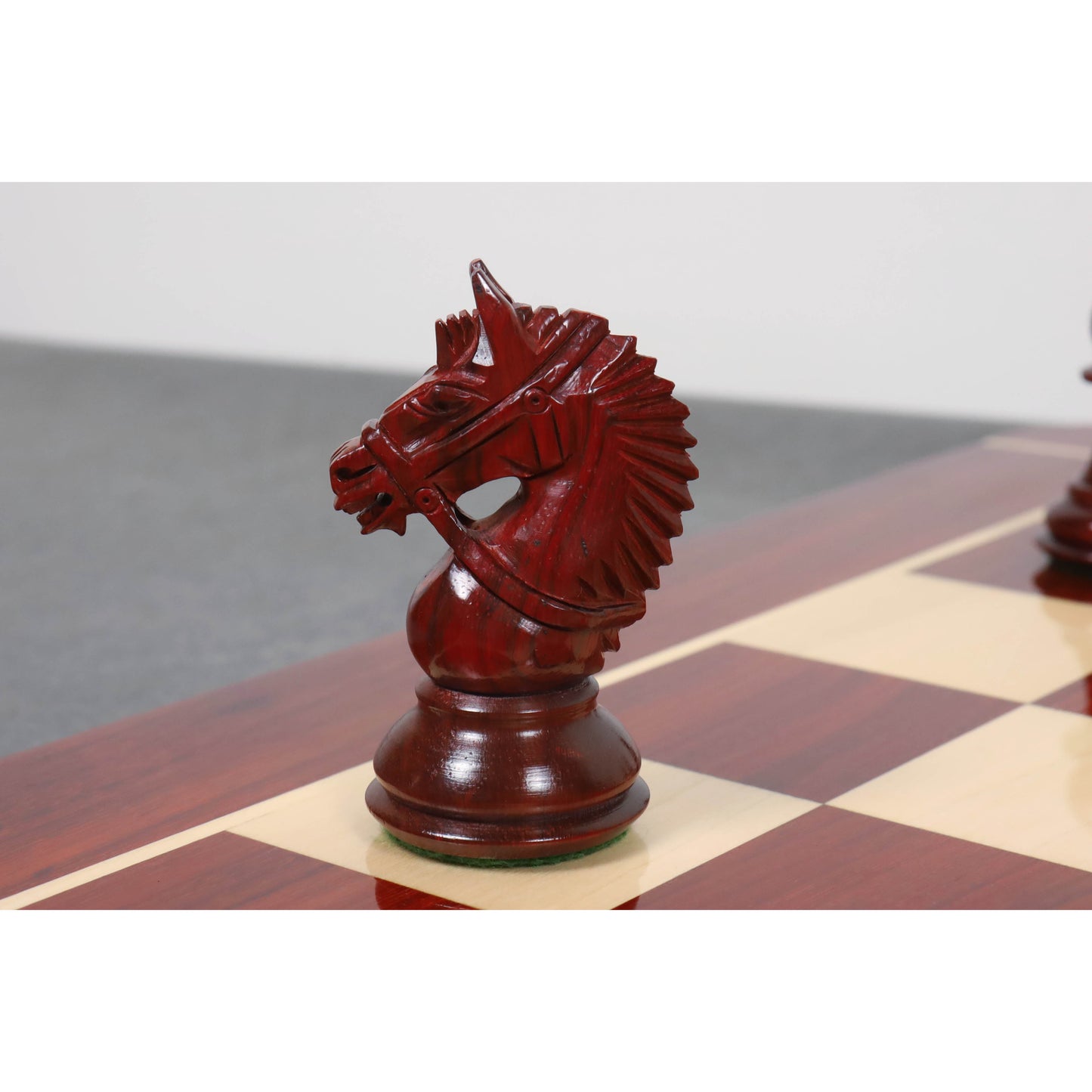 Jeu d'échecs de luxe américain Staunton légèrement imparfait de 4,2 pouces - Pièces d'échecs uniquement - Bois de bourgeon de rose triplement lesté